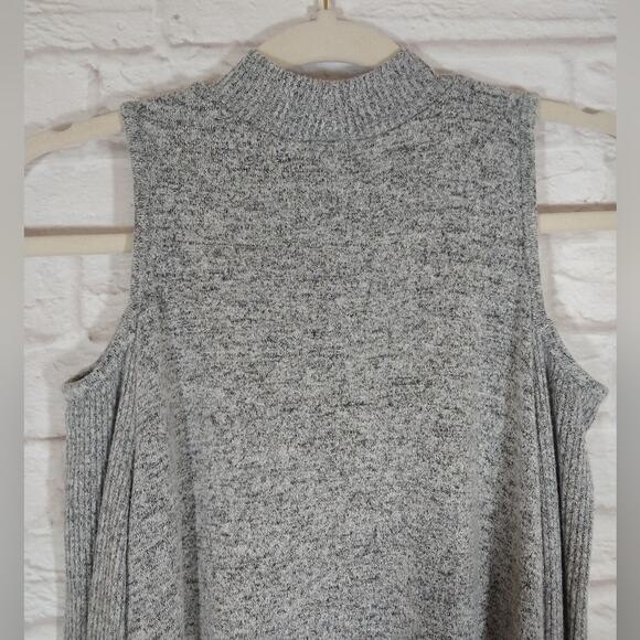A I.N. San Francisco Heather Gray Brushed Cold Shoulder Long Sleeve Top Shirt S - Picture 9 of 12